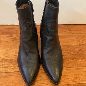 Frye Women’s Flynn Short Inside Zip Boot, 7 US